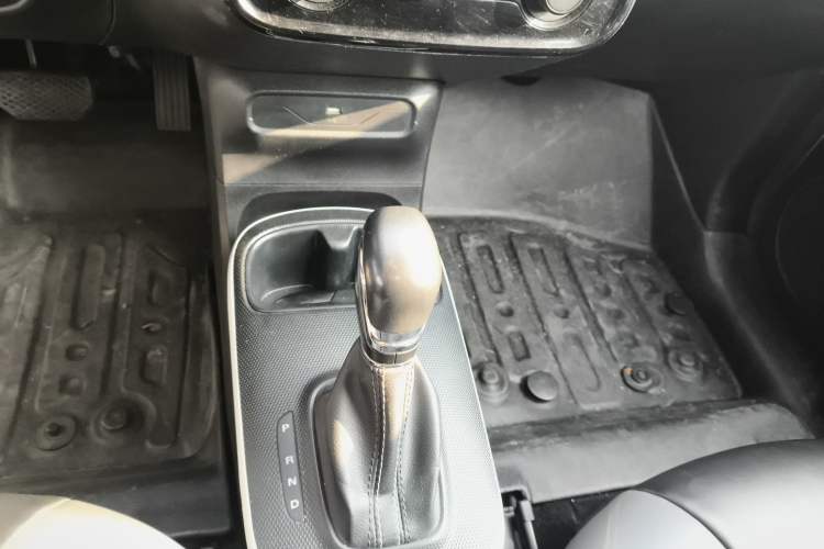 Used Roewe Clever 2022 311km QiQi BoBo Edition Gear Lever