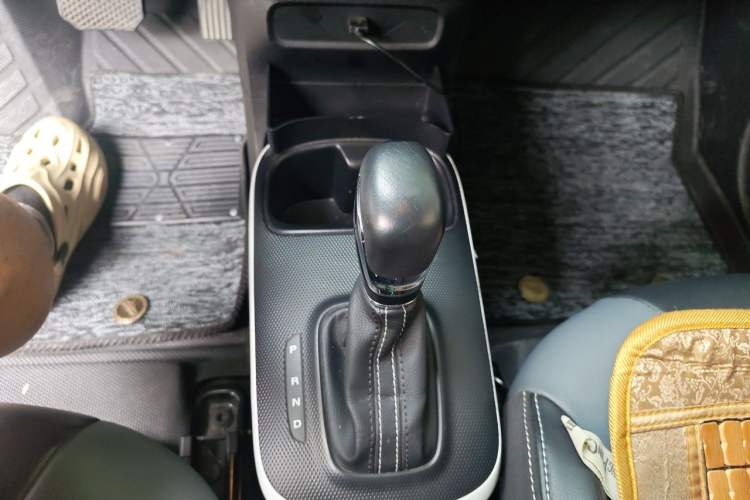 Used Roewe Clever 2022 311km QiQi BoBo Edition Gear Lever