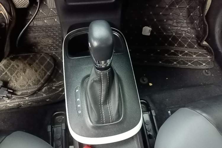 Used Roewe Clever 2022 311km QiQi BoBo Edition Gear Lever