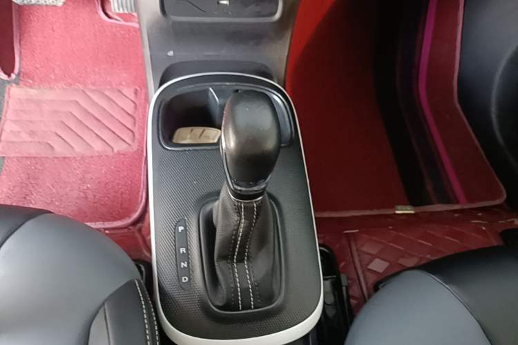 Used Roewe Clever 2022 311km QiQi BoBo Edition Gear Lever