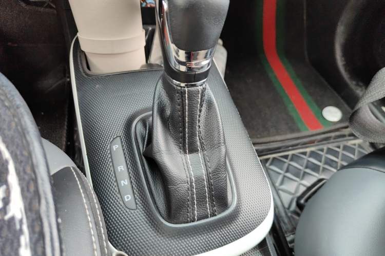Used Roewe Clever 2022 311km QiQi BoBo Edition Gear Lever