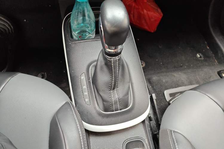 Used Roewe Clever 2022 311km QiQi BoBo Edition Gear Lever