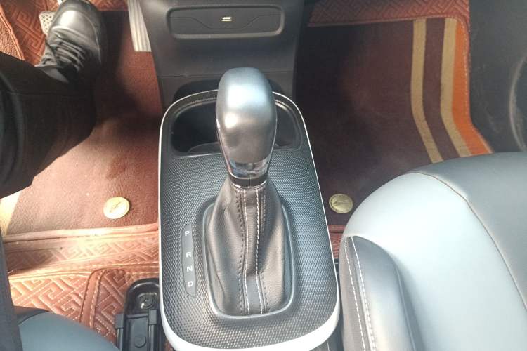 Used Roewe Clever 2022 311km QiQi BoBo Edition Gear Lever