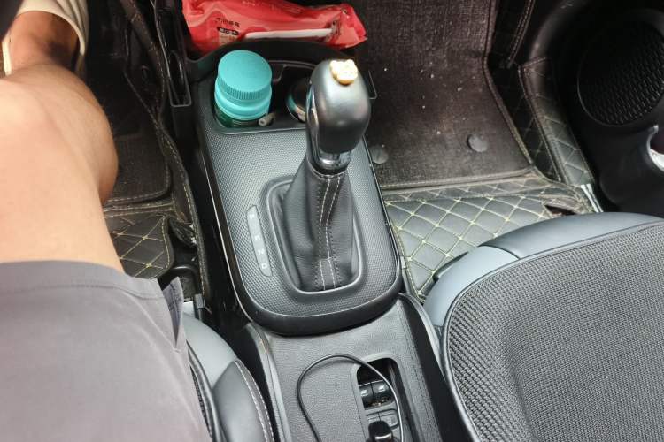 Used Roewe Clever 2022 311km QiQi BoBo Edition Gear Lever