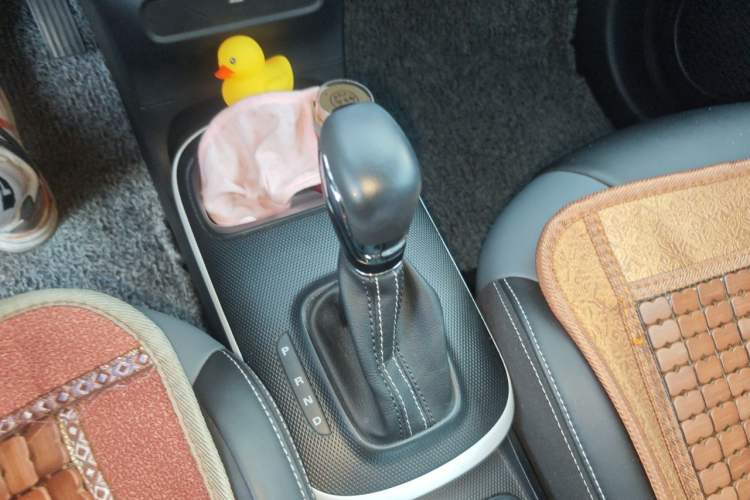 Used Roewe Clever 2022 311km QiQi BoBo Edition Gear Lever