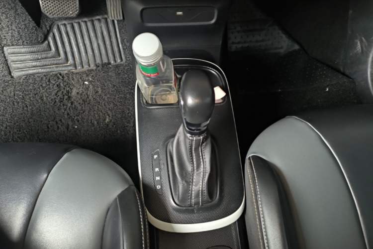 Used Roewe Clever 2022 311km QiQi BoBo Edition Gear Lever