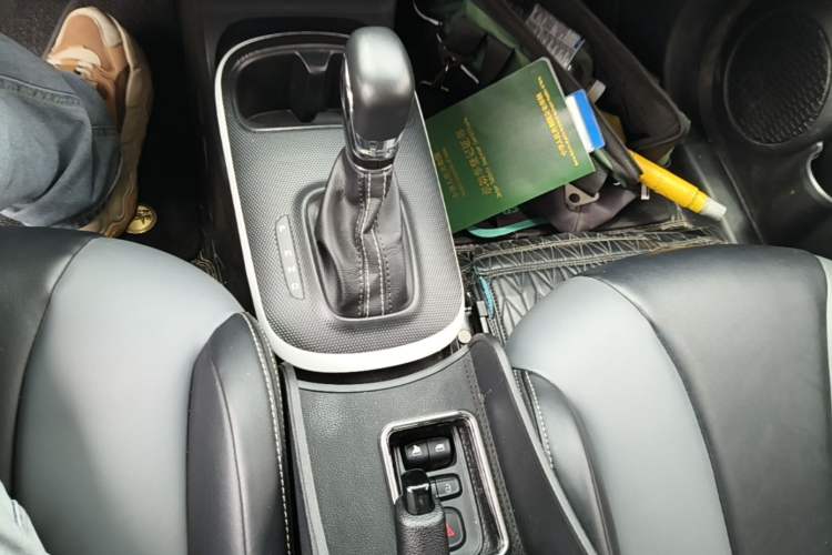 Used Roewe Clever 2022 311km QiQi BoBo Edition Gear Lever