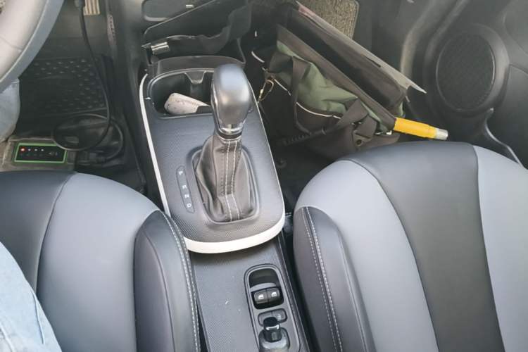 Used Roewe Clever 2022 311km QiQi BoBo Edition Gear Lever