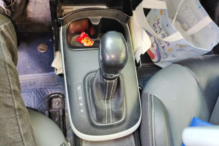 Used Roewe Clever 2022 311km QiQi BoBo Edition Gear Lever