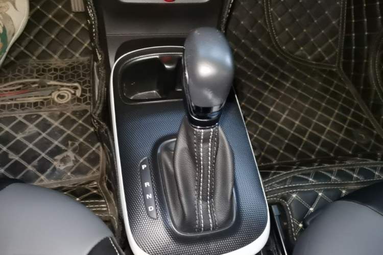 Used Roewe Clever 2022 311km QiQi BoBo Edition Gear Lever