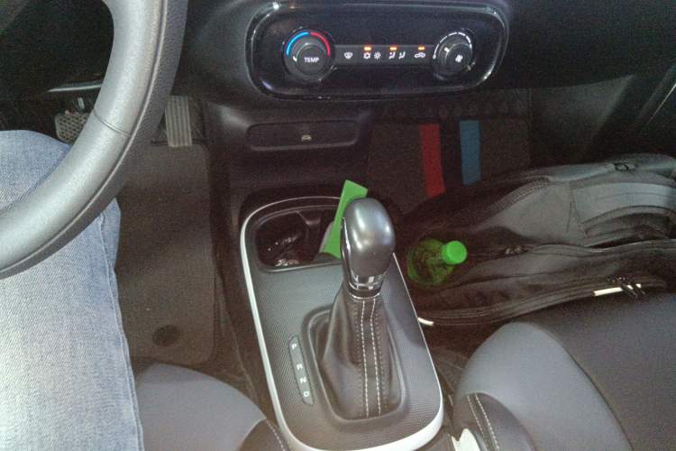 Used Roewe Clever 2022 311km QiQi BoBo Edition Gear Lever