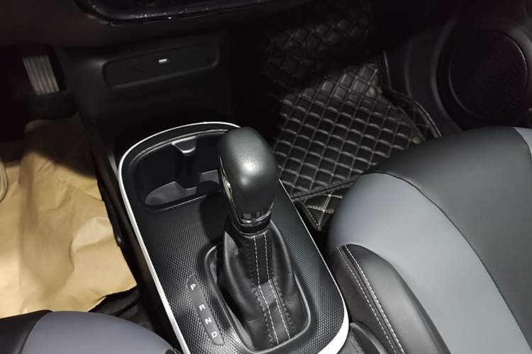Used Roewe Clever 2022 311km QiQi BoBo Edition Gear Lever