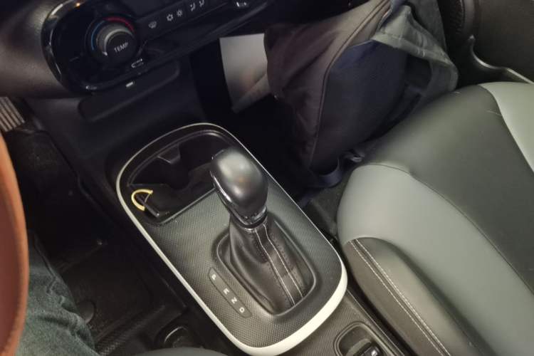 Used Roewe Clever 2022 311km QiQi BoBo Edition Gear Lever