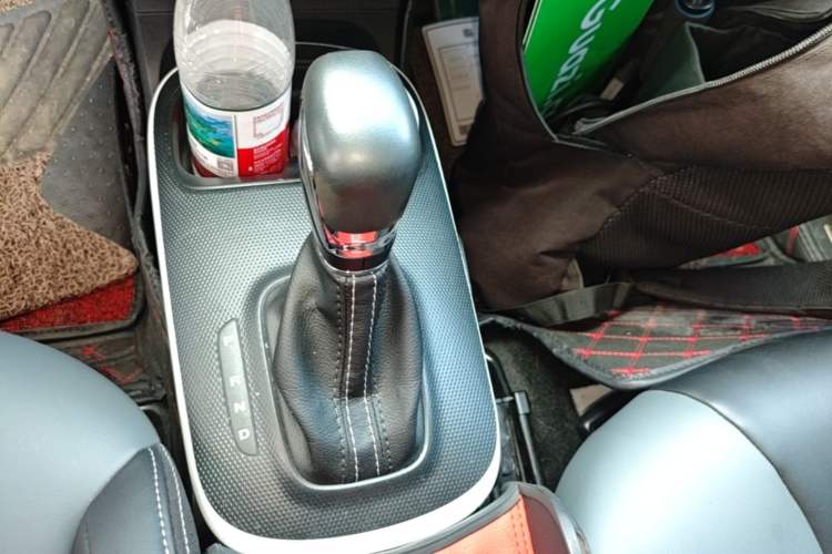 Used Roewe Clever 2022 311km QiQi BoBo Edition Gear Lever