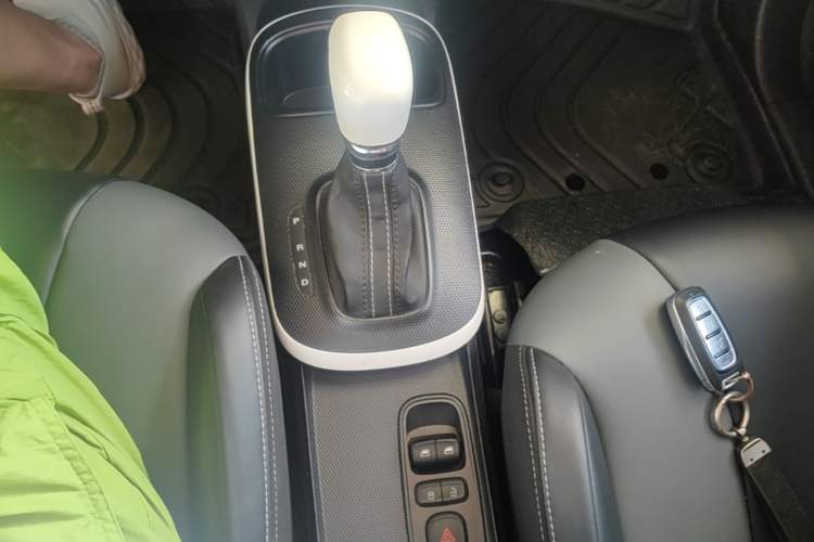 Used Roewe Clever 2022 311km QiQi BoBo Edition Gear Lever
