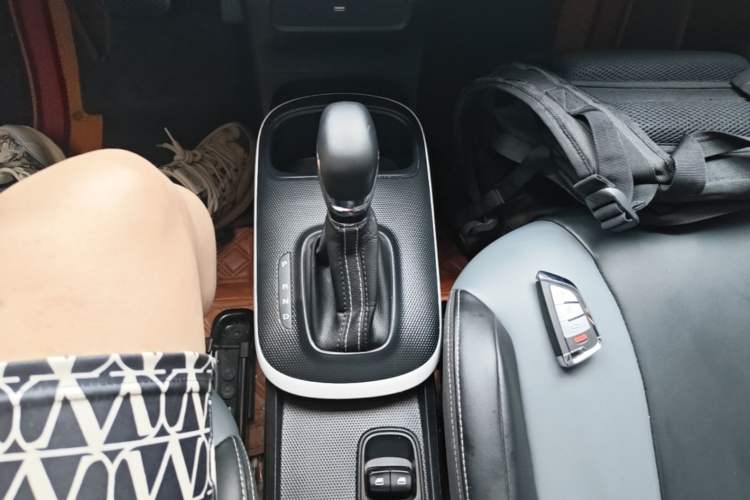 Used Roewe Clever 2022 311km QiQi BoBo Edition Gear Lever