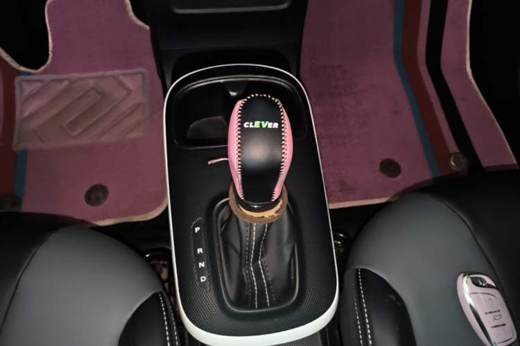 Used Roewe Clever 2022 311km QiQi BoBo Edition Gear Lever