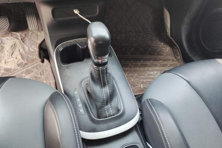 Used Roewe Clever 2022 311km QiQi BoBo Edition Gear Lever
