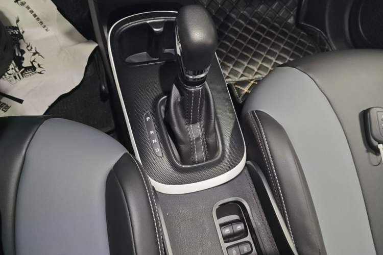 Used Roewe Clever 2022 311km QiQi BoBo Edition Gear Lever