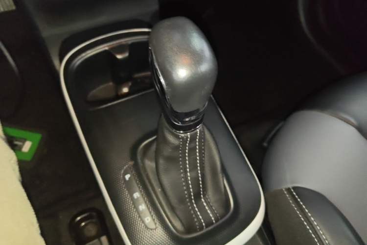 Used Roewe Clever 2022 311km QiQi BoBo Edition Gear Lever