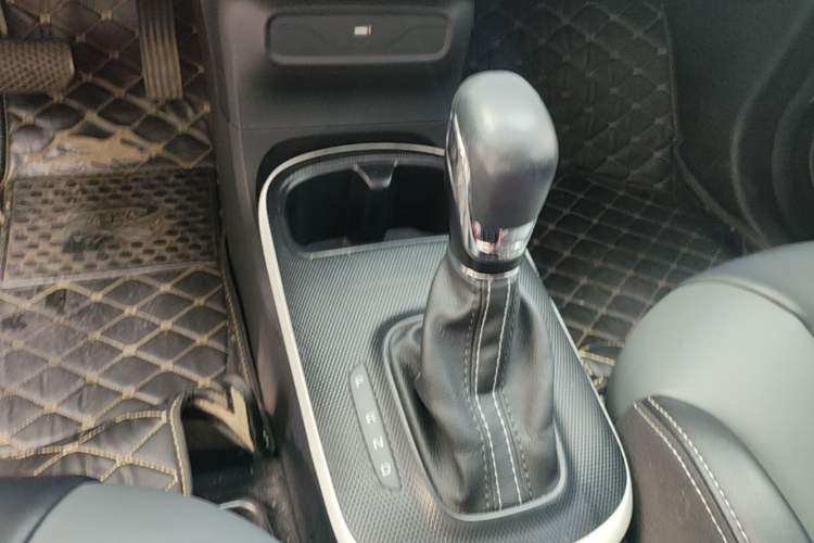 Used Roewe Clever 2022 311km QiQi BoBo Edition Gear Lever