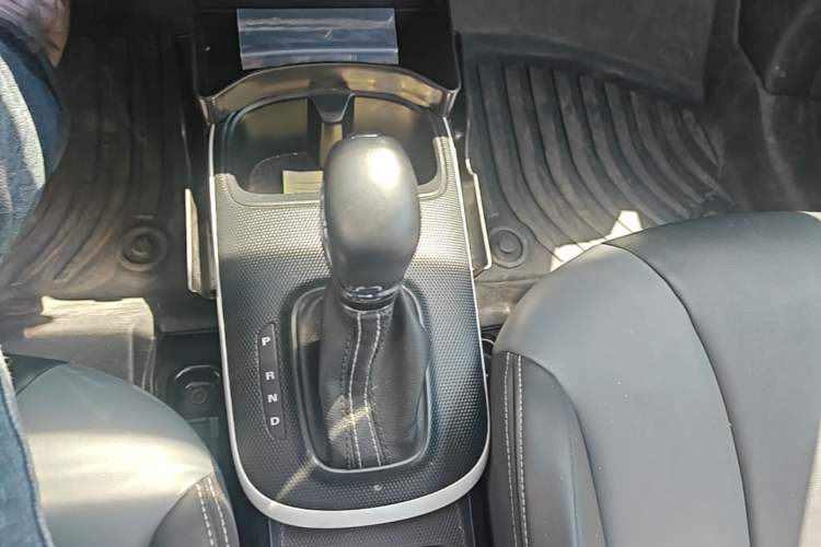 Used Roewe Clever 2022 311km QiQi BoBo Edition Gear Lever