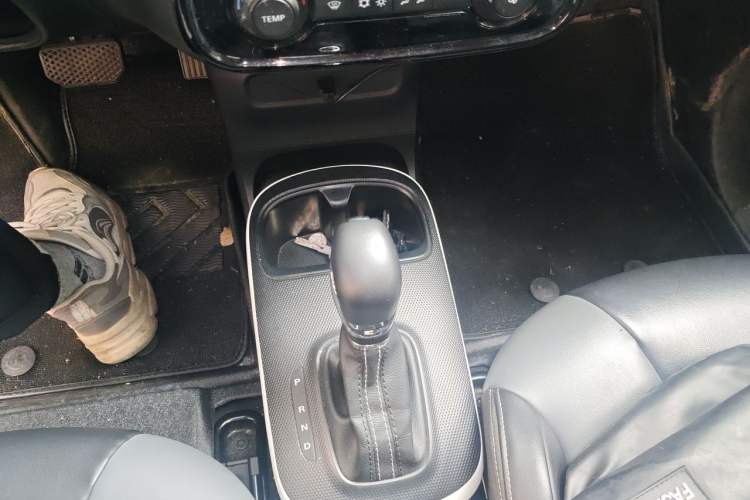 Used Roewe Clever 2022 311km QiQi BoBo Edition Gear Lever