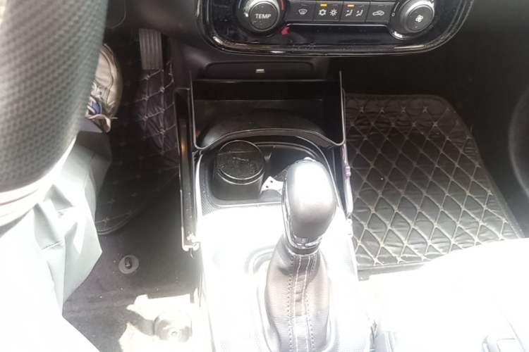Used Roewe Clever 2022 311km QiQi BoBo Edition Gear Lever