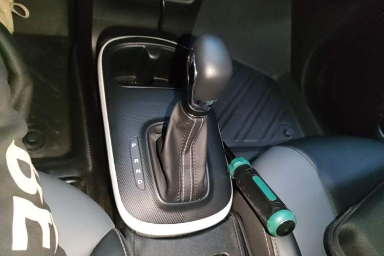 Used Roewe Clever 2022 311km QiQi BoBo Edition Gear Lever