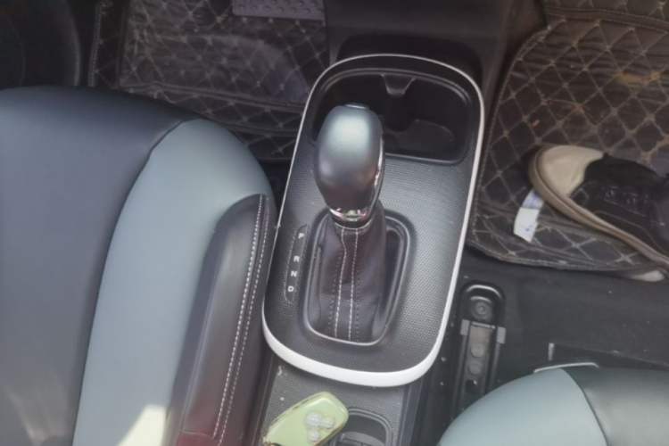 Used Roewe Clever 2022 311km QiQi BoBo Edition Gear Lever