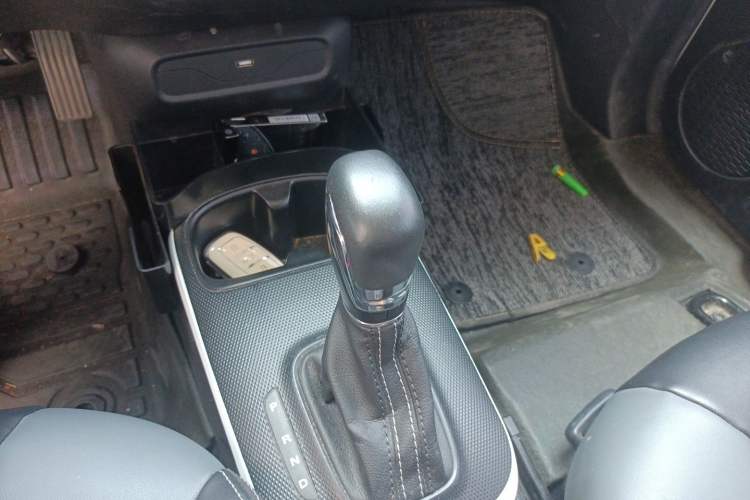 Used Roewe Clever 2022 311km QiQi BoBo Edition Gear Lever