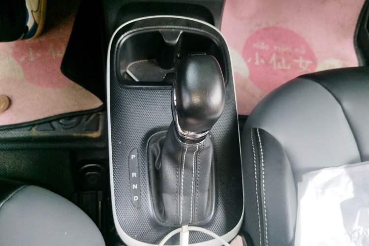 Used Roewe Clever 2022 311km QiQi BoBo Edition Gear Lever