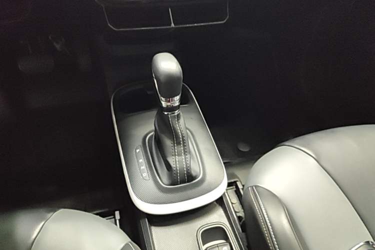 Used Roewe Clever 2022 311km QiQi BoBo Edition Gear Lever