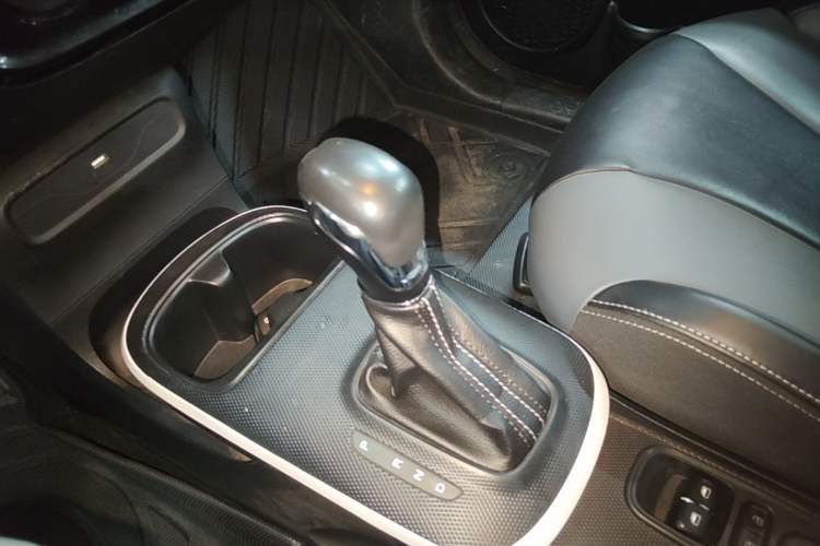 Used Roewe Clever 2022 311km QiQi BoBo Edition Gear Lever