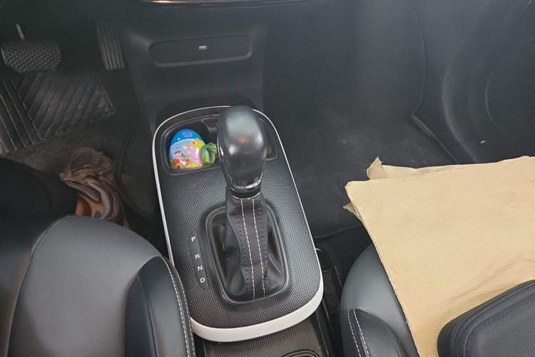 Used Roewe Clever 2022 311km QiQi BoBo Edition Gear Lever