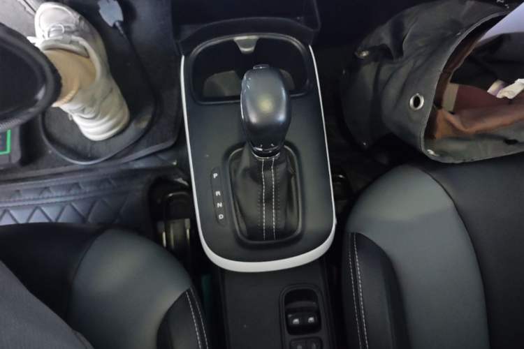 Used Roewe Clever 2022 311km QiQi BoBo Edition Gear Lever