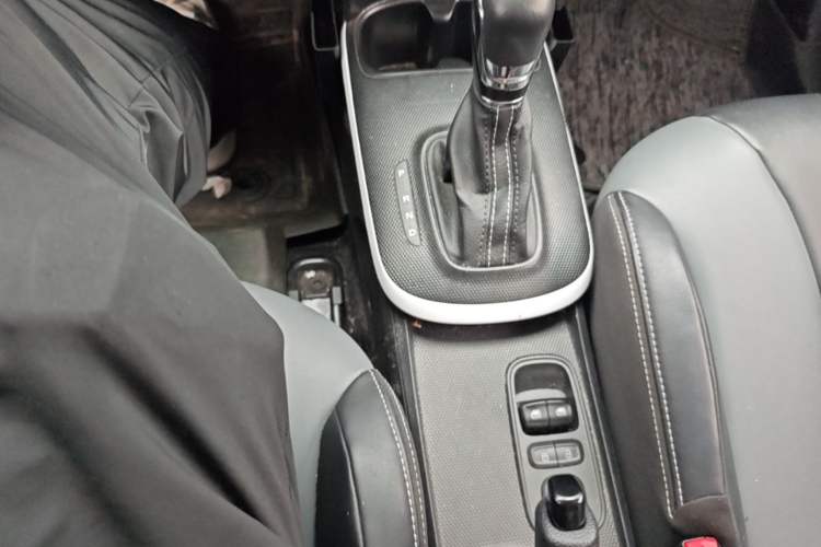 Used Roewe Clever 2022 311km QiQi BoBo Edition Gear Lever