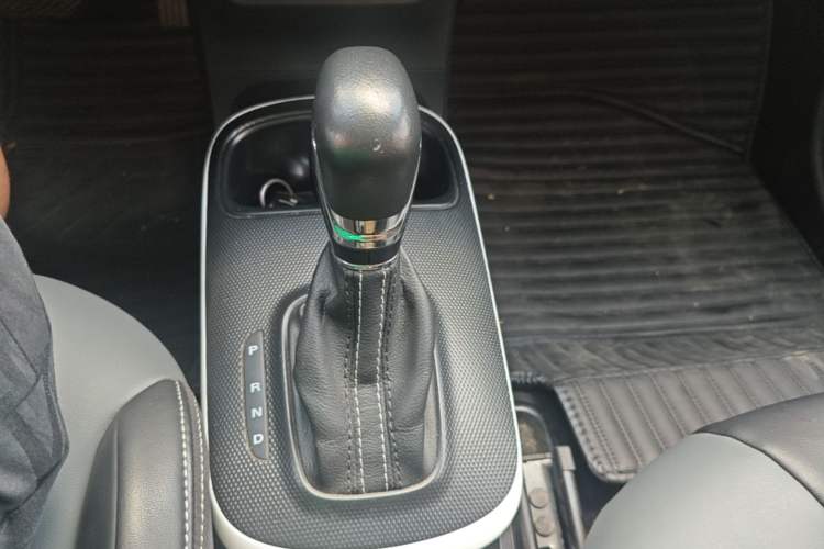 Used Roewe Clever 2022 311km QiQi BoBo Edition Gear Lever