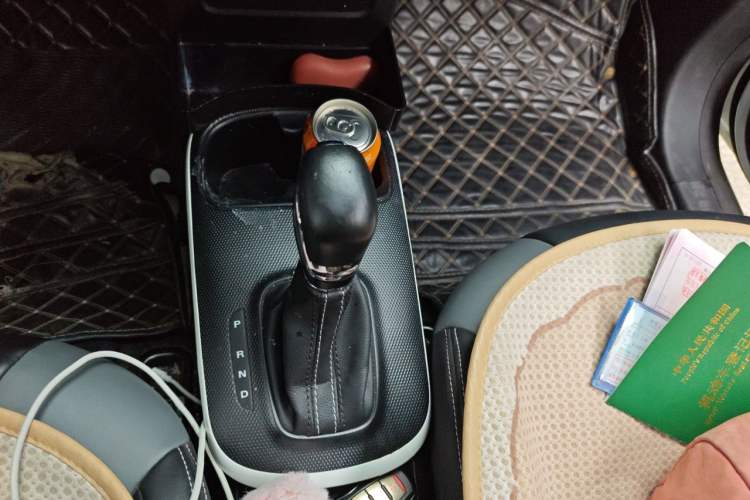 Used Roewe Clever 2022 311km QiQi BoBo Edition Gear Lever