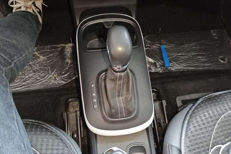 Used Roewe Clever 2022 311km QiQi BoBo Edition Gear Lever