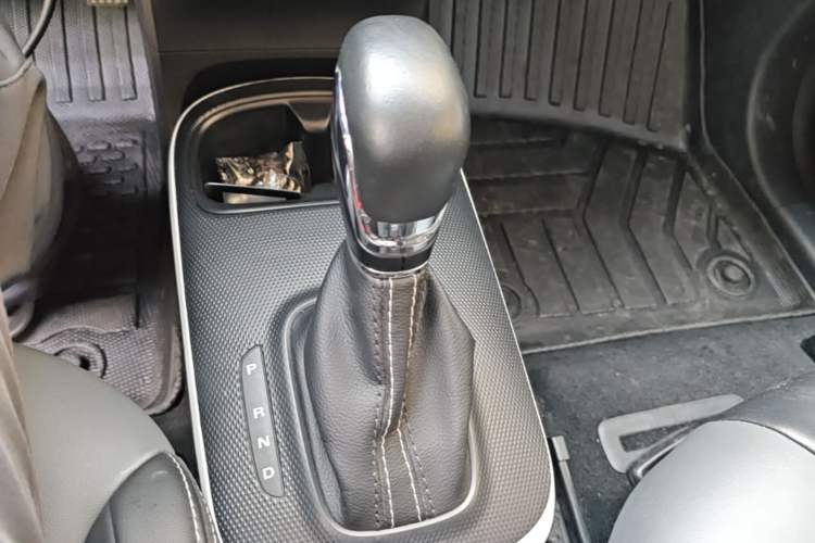 Used Roewe Clever 2022 311km QiQi BoBo Edition Gear Lever