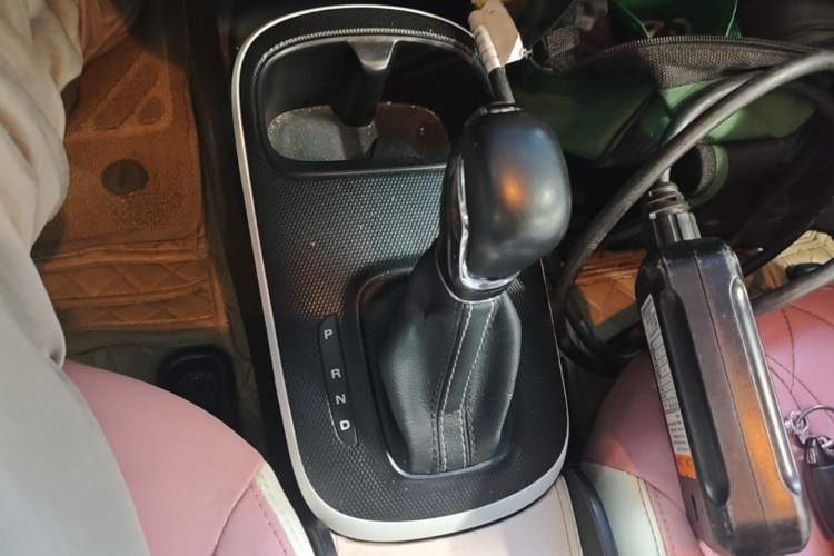 Used Roewe Clever 2022 311km QiQi BoBo Edition Gear Lever
