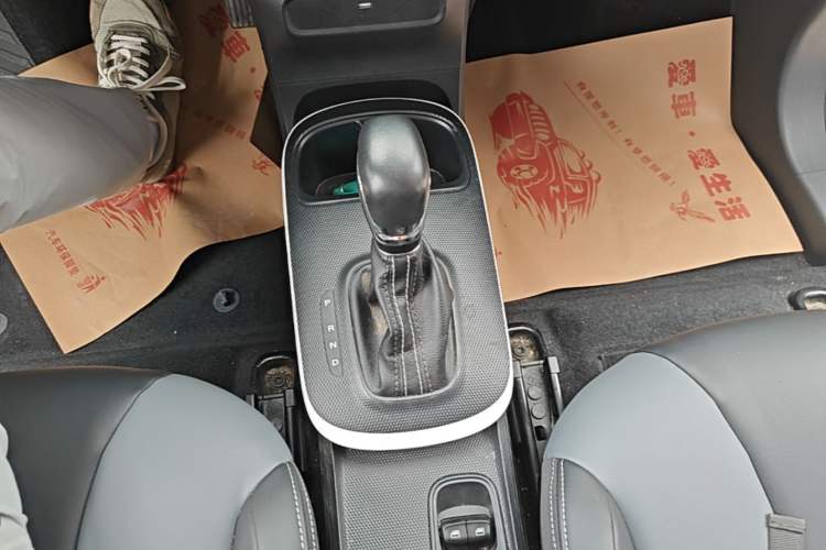 Used Roewe Clever 2022 311km QiQi BoBo Edition Gear Lever