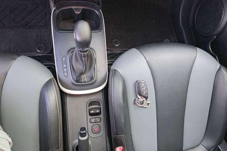 Used Roewe Clever 2022 311km QiQi BoBo Edition Gear Lever