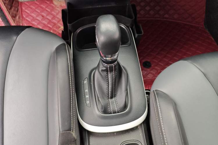 Used Roewe Clever 2022 311km QiQi BoBo Edition Gear Lever