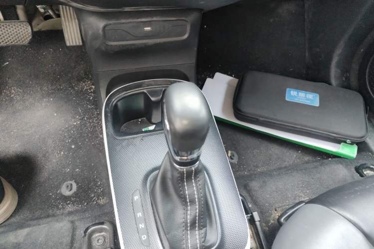 Used Roewe Clever 2022 311km QiQi BoBo Edition Gear Lever