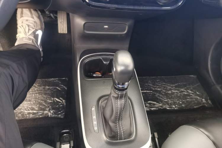 Used Roewe Clever 2022 311km QiQi BoBo Edition Gear Lever