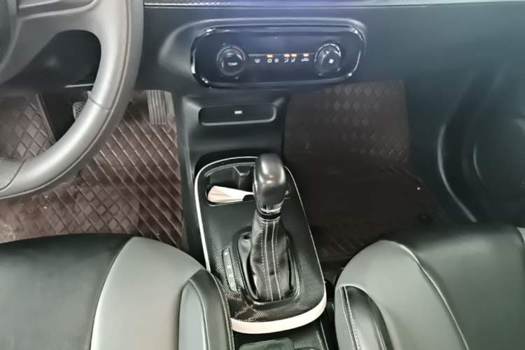 Used Roewe Clever 2022 311km QiQi BoBo Edition Gear Lever
