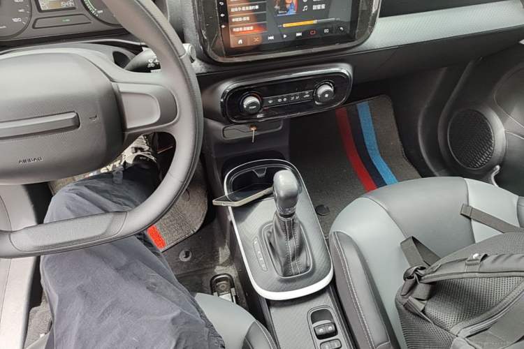 Used Roewe Clever 2022 311km QiQi BoBo Edition Gear Lever