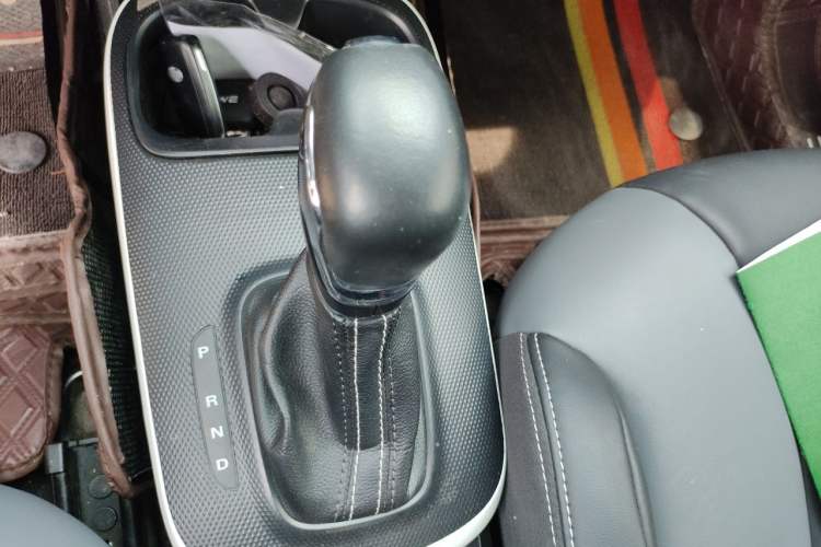 Used Roewe Clever 2022 311km QiQi BoBo Edition Gear Lever